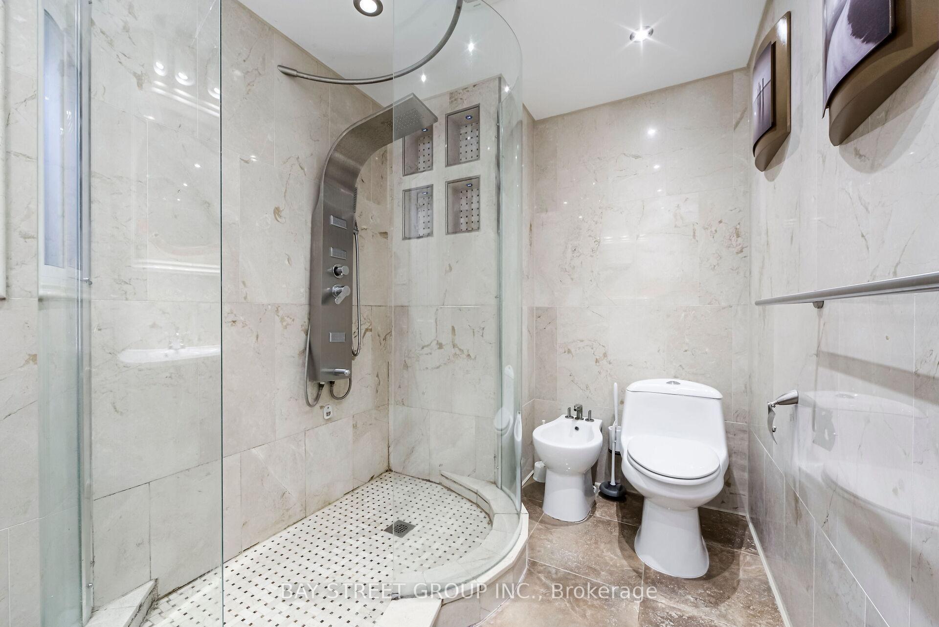 Photo 16 of 71 Devins Drive, Aurora, Aurora Heights — HOMEH
