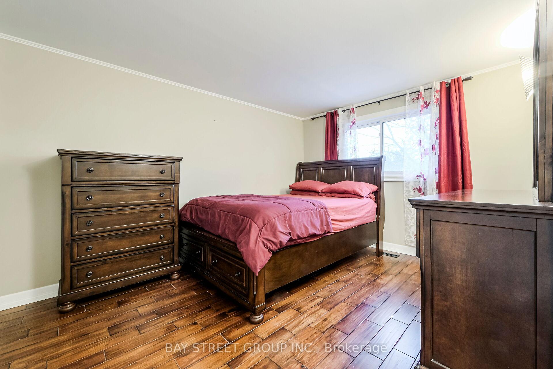 Photo 25 of 71 Devins Drive, Aurora, Aurora Heights — HOMEH