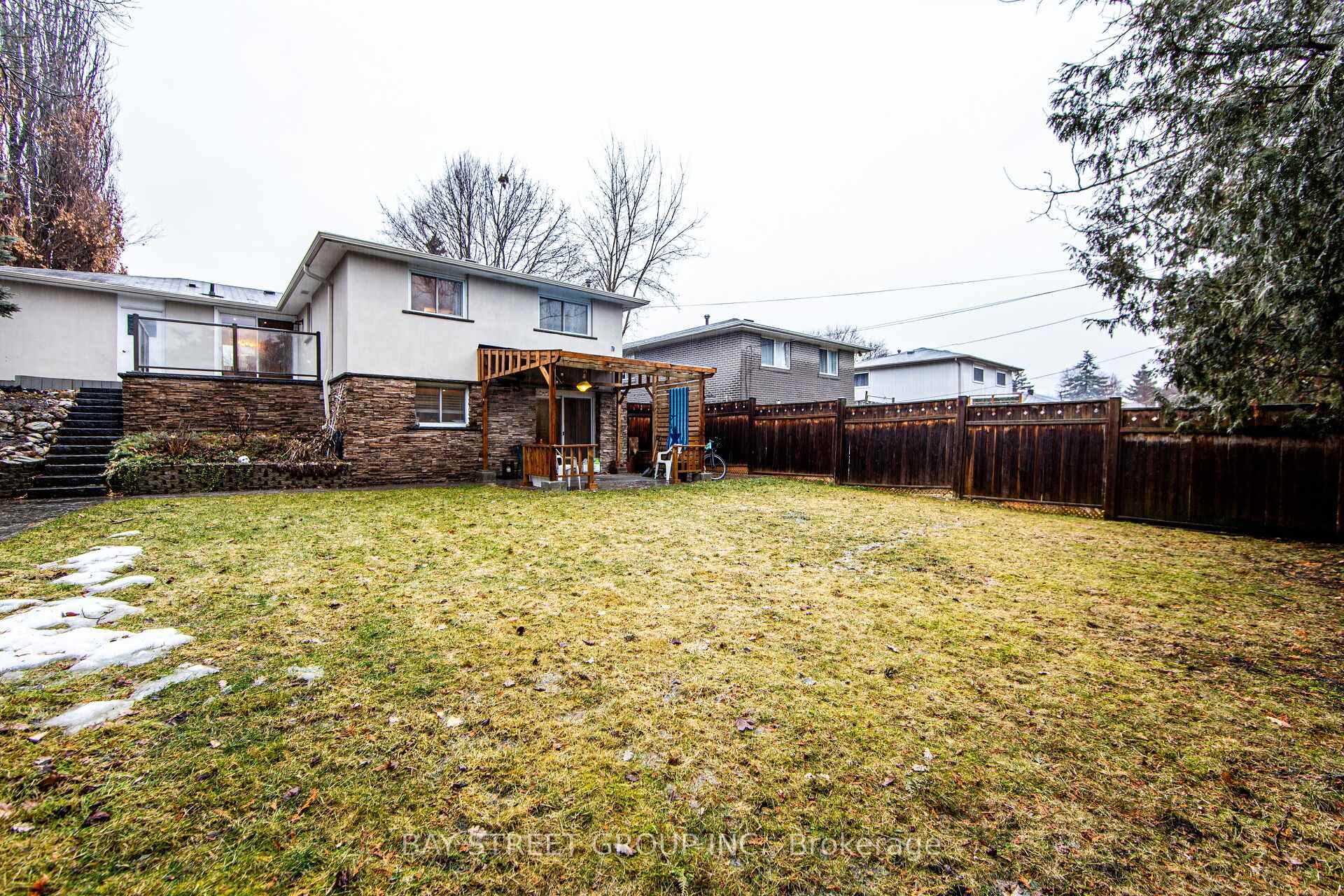 Photo 38 of 71 Devins Drive, Aurora, Aurora Heights — HOMEH