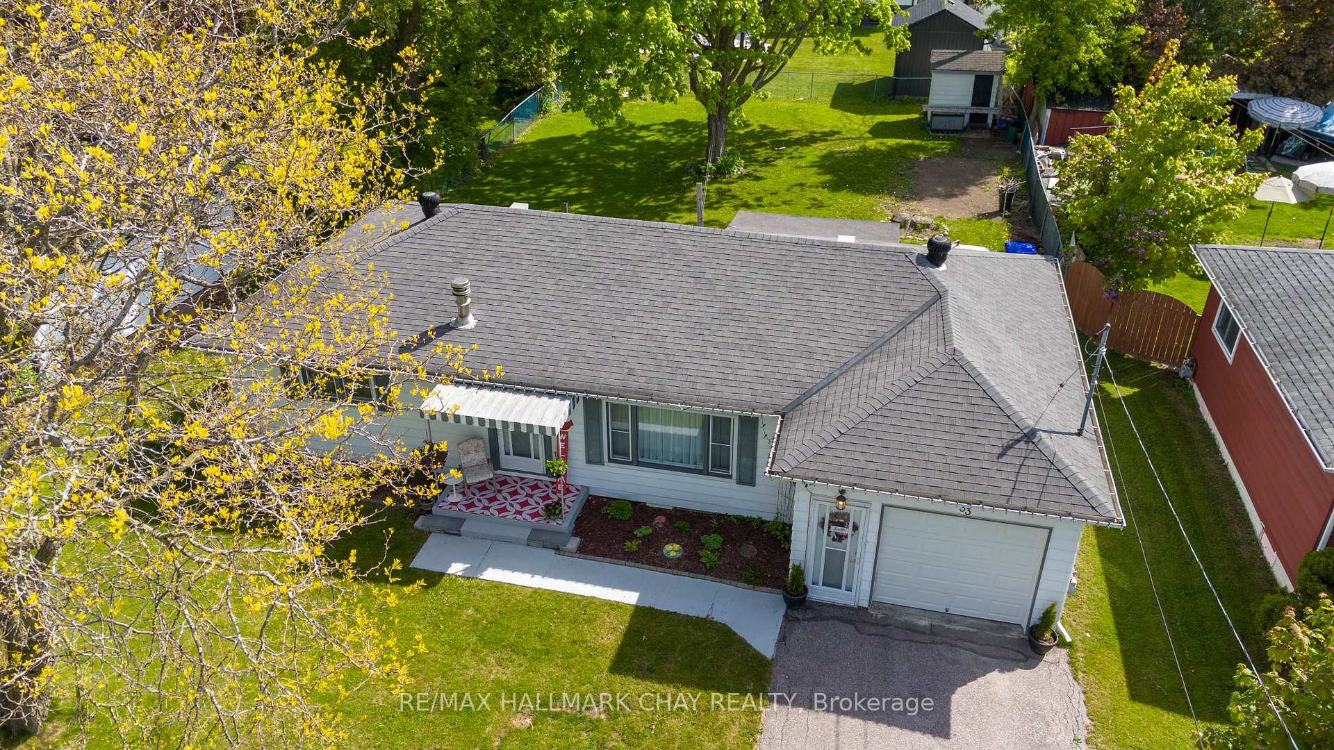 Photo 5 of 33 Yonge Street N, Springwater, Elmvale — HOMEH