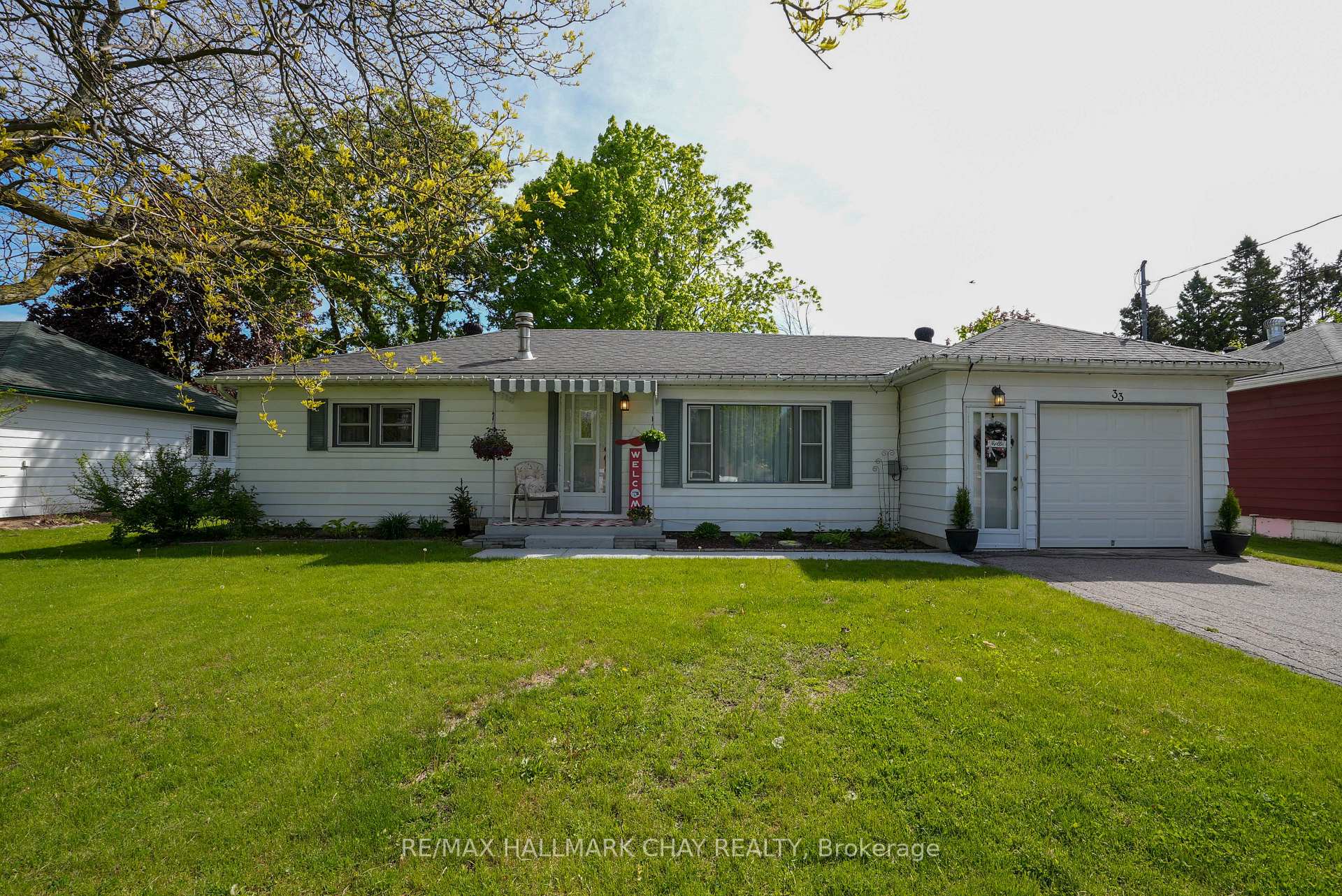 Photo 14 of 33 Yonge Street N, Springwater, Elmvale — HOMEH