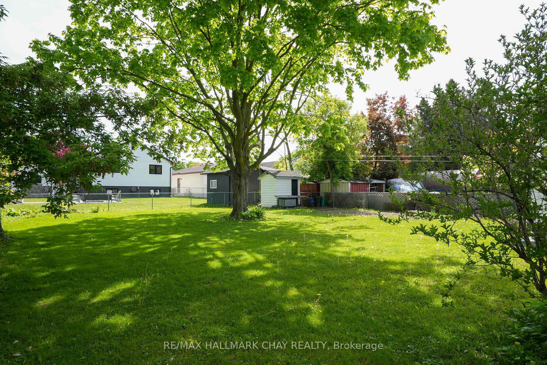 Photo 20 of 33 Yonge Street N, Springwater, Elmvale — HOMEH