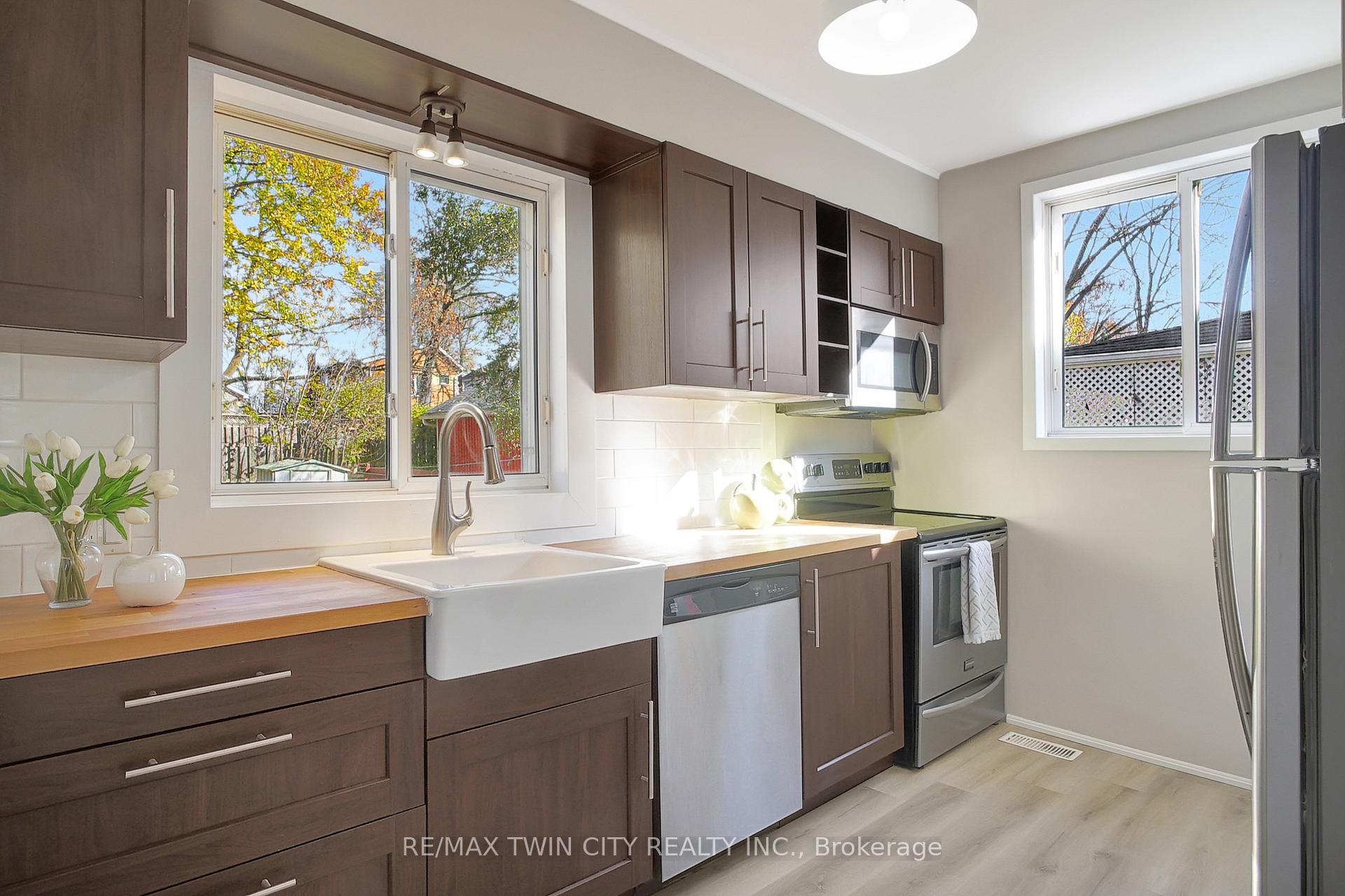 Photo 6 of 85 Park Avenue E, Cambridge, Blair Road — HOMEH