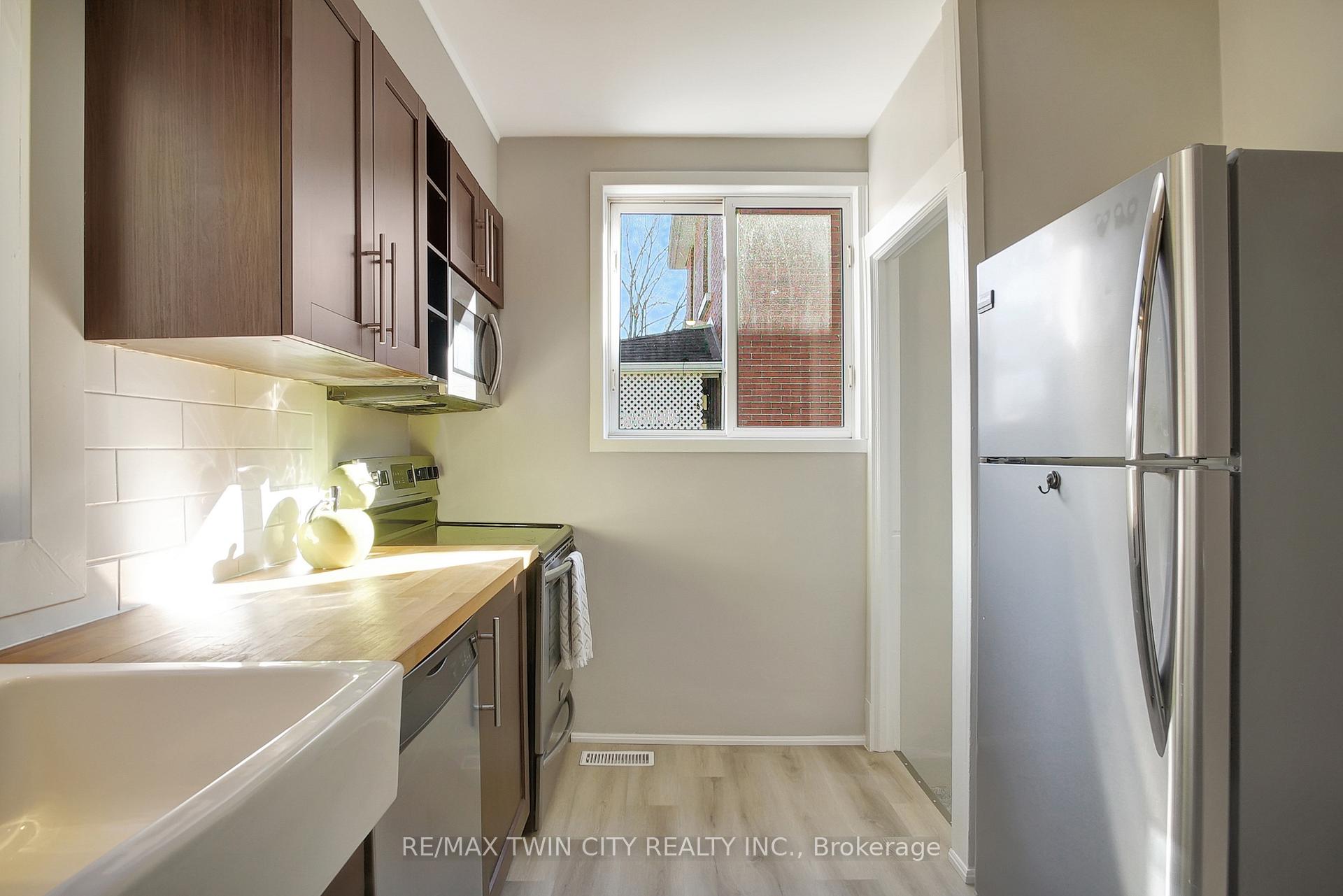 Photo 38 of 85 Park Avenue E, Cambridge, Blair Road — HOMEH