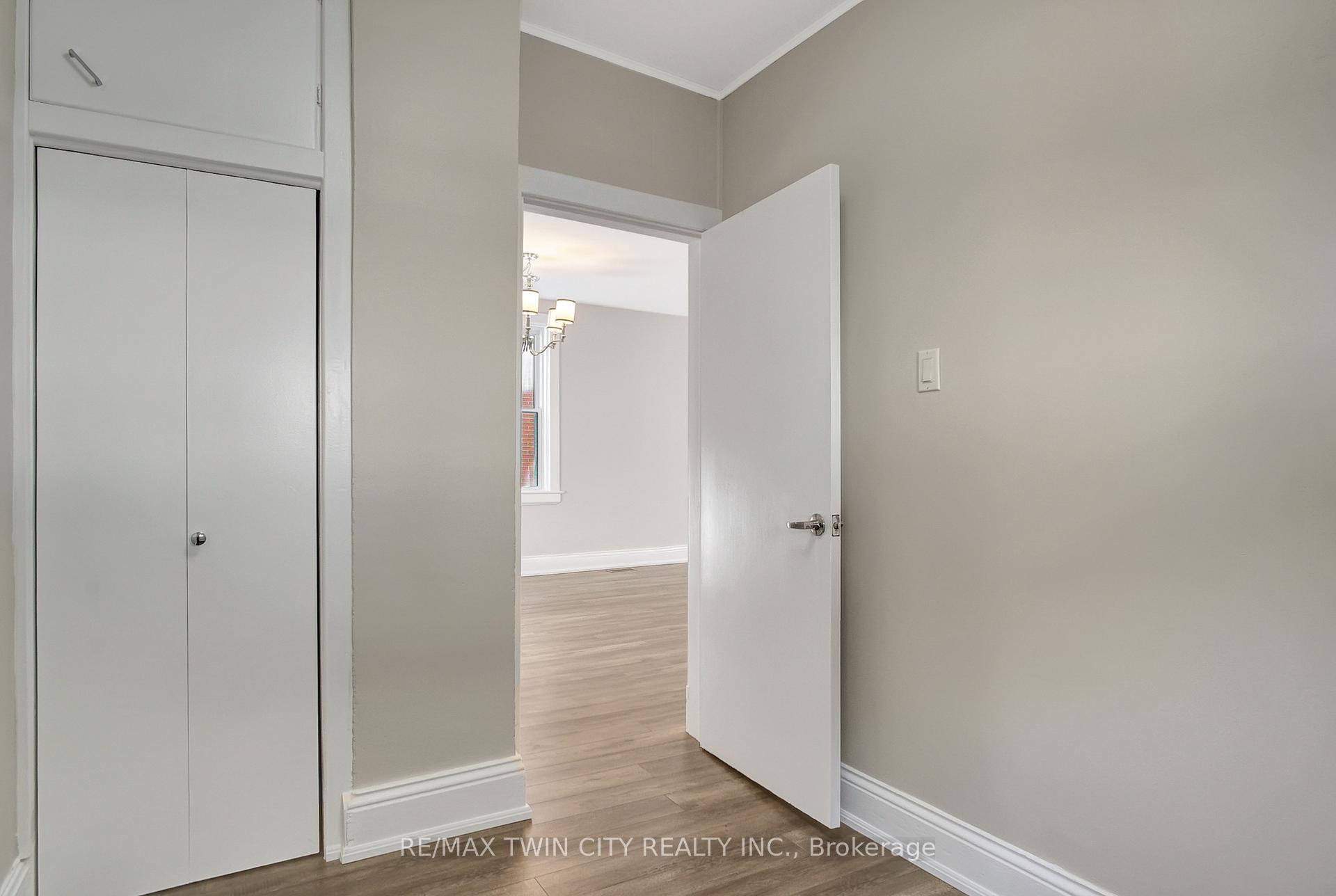 Photo 16 of 85 Park Avenue E, Cambridge, Blair Road — HOMEH