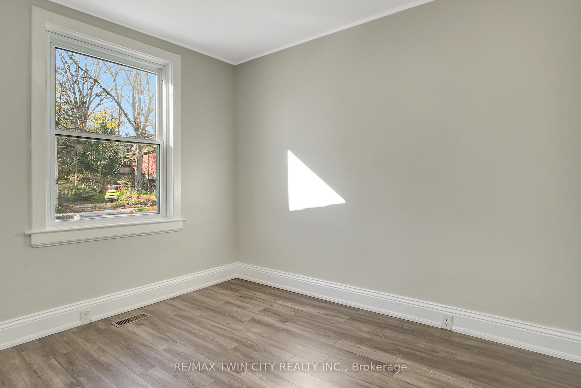 Photo 17 of 85 Park Avenue E, Cambridge, Blair Road — HOMEH