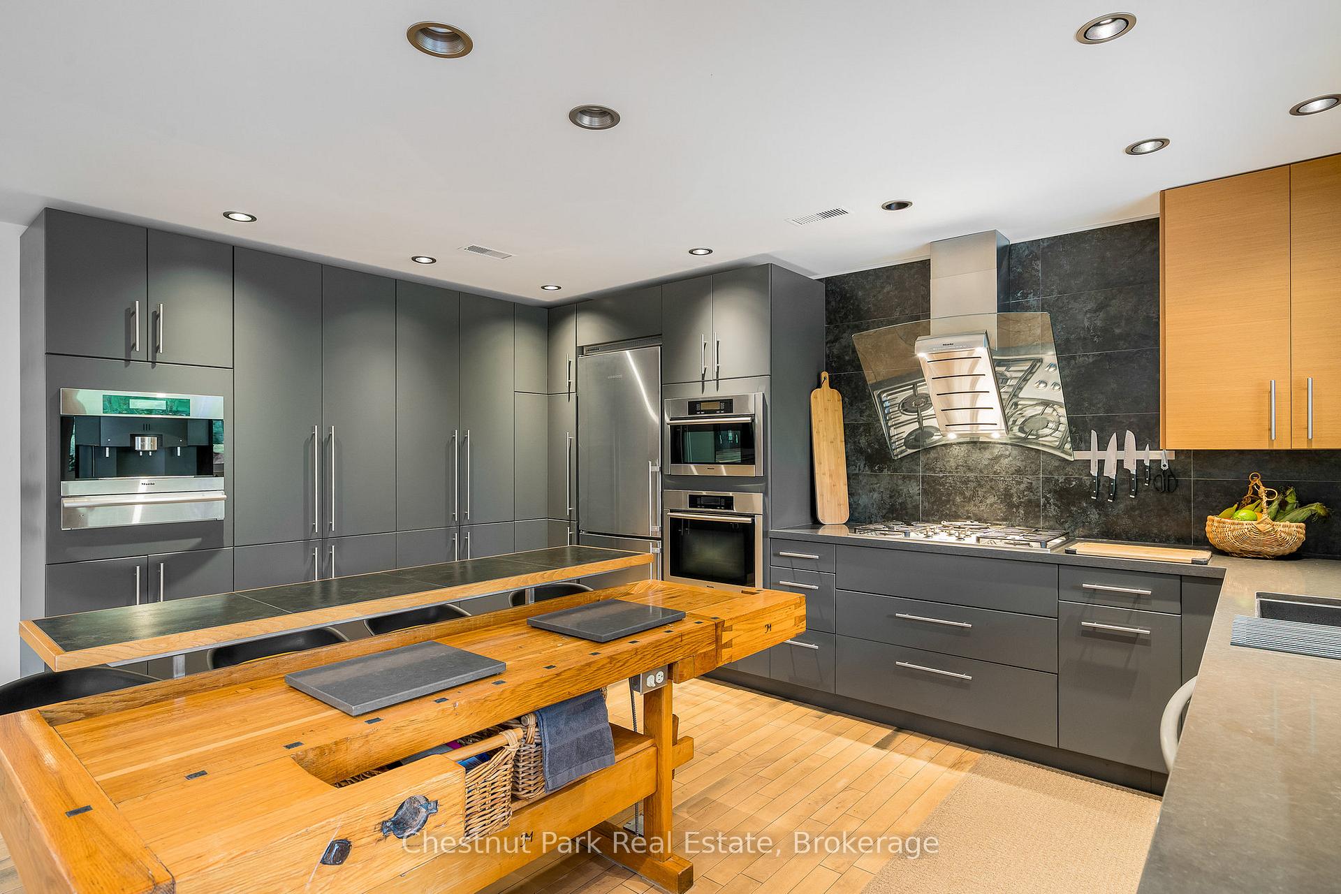 Photo 9 of 23 Forest Drive, Collingwood — HOMEH