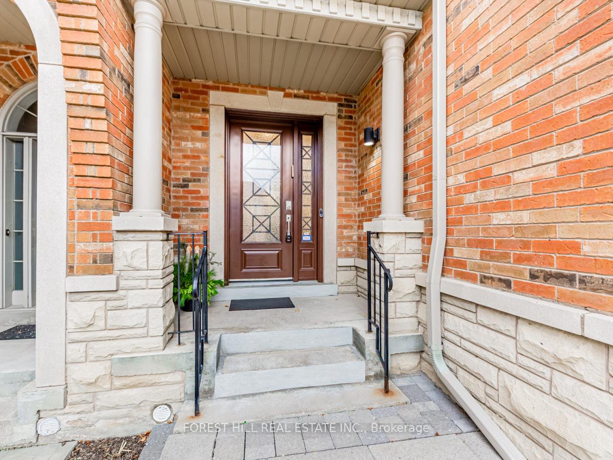 Photo 2 of 52 Kingsbridge Circle, Vaughan, Beverley Glen — HOMEH