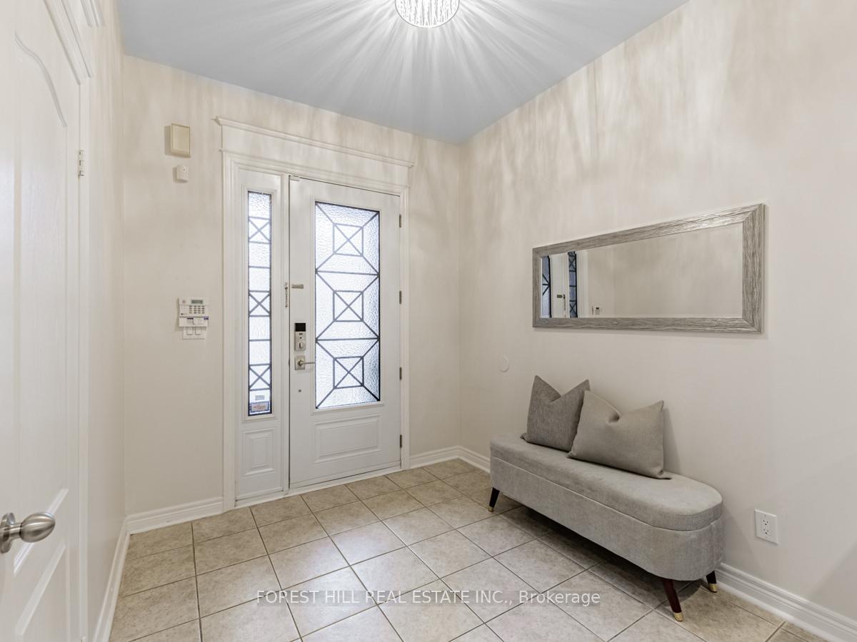 Photo 5 of 52 Kingsbridge Circle, Vaughan, Beverley Glen — HOMEH