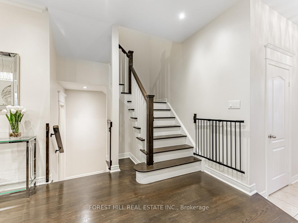 Photo 4 of 52 Kingsbridge Circle, Vaughan, Beverley Glen — HOMEH