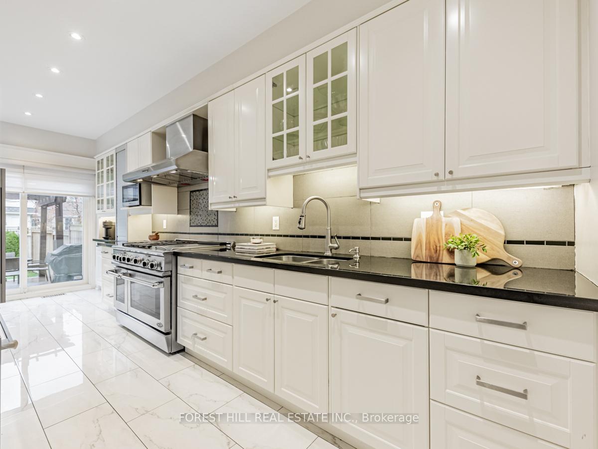 Photo 14 of 52 Kingsbridge Circle, Vaughan, Beverley Glen — HOMEH