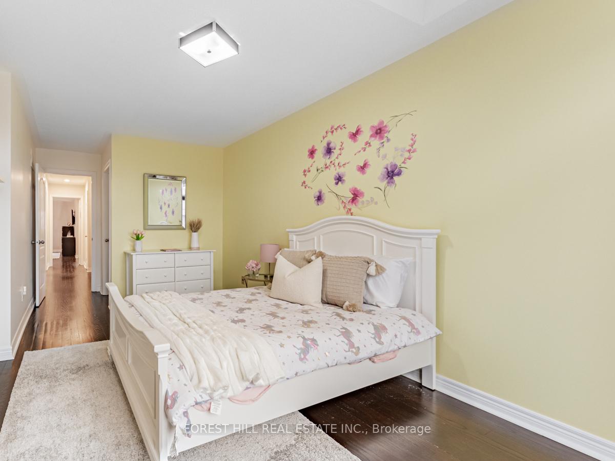 Photo 19 of 52 Kingsbridge Circle, Vaughan, Beverley Glen — HOMEH