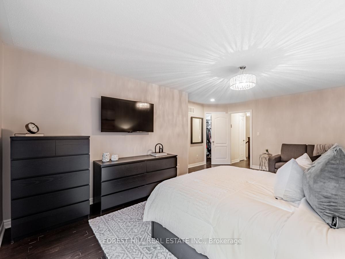 Photo 32 of 52 Kingsbridge Circle, Vaughan, Beverley Glen — HOMEH