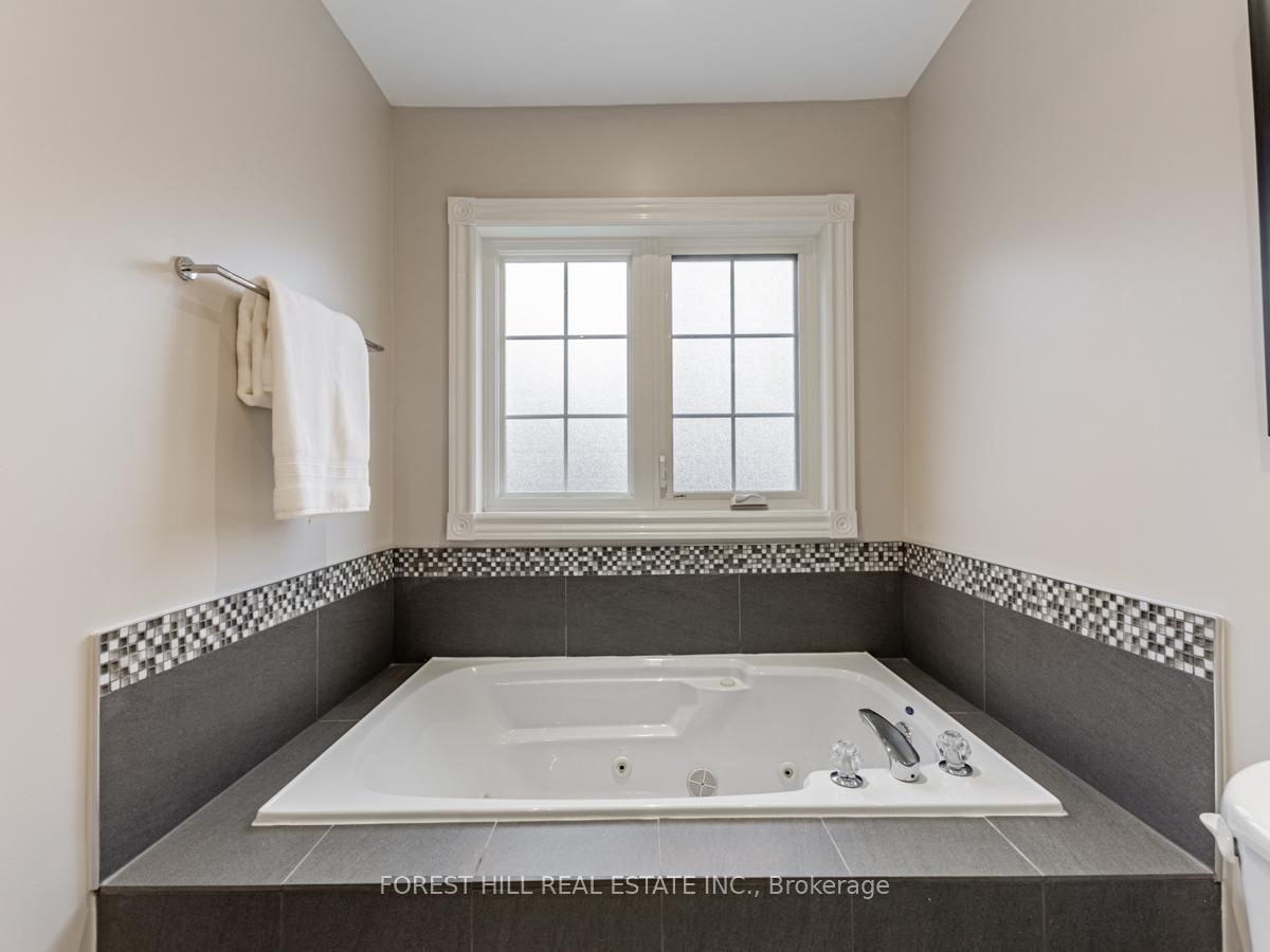 Photo 31 of 52 Kingsbridge Circle, Vaughan, Beverley Glen — HOMEH