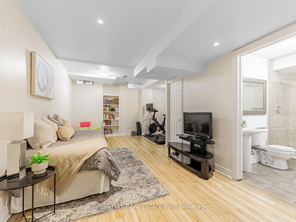 Photo 24 of 52 Kingsbridge Circle, Vaughan, Beverley Glen — HOMEH
