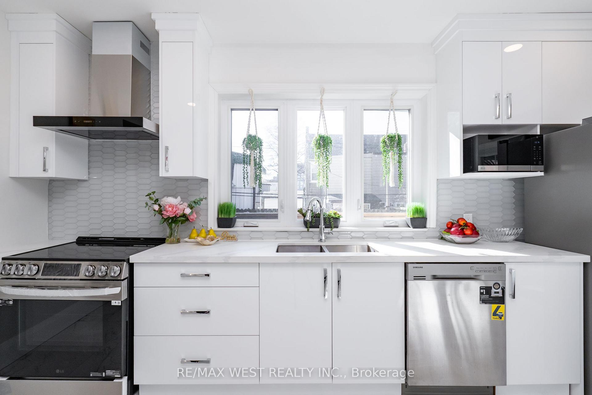 Photo 5 of 540 Dufferin Street, Toronto, Little Portugal — HOMEH
