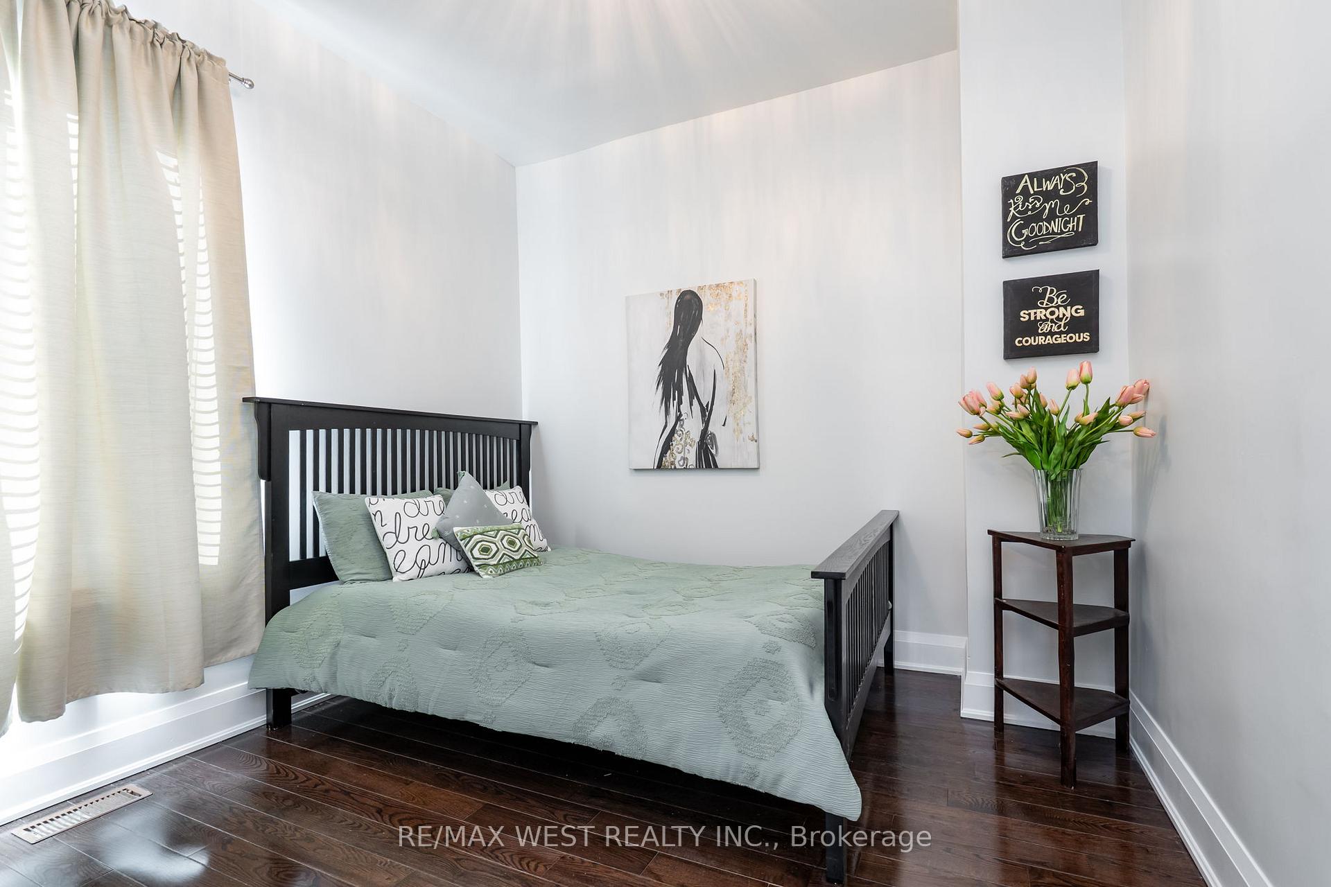 Photo 3 of 540 Dufferin Street, Toronto, Little Portugal — HOMEH