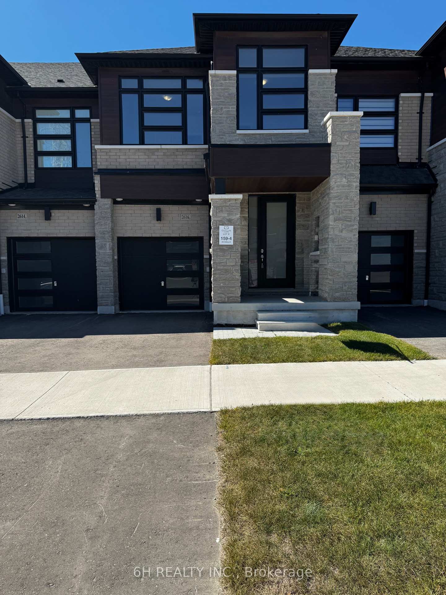 Photo 1 of 2616 Hibiscus Drive, Pickering, Rural Pickering — HOMEH