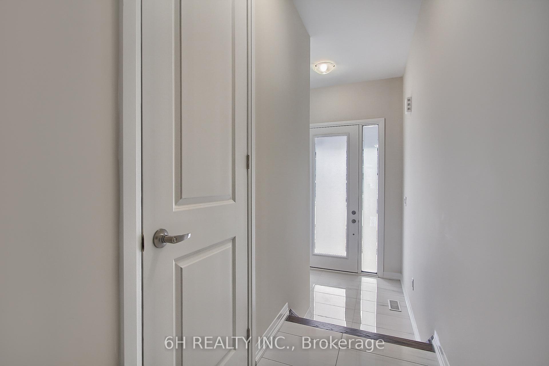 Photo 4 of 2616 Hibiscus Drive, Pickering, Rural Pickering — HOMEH