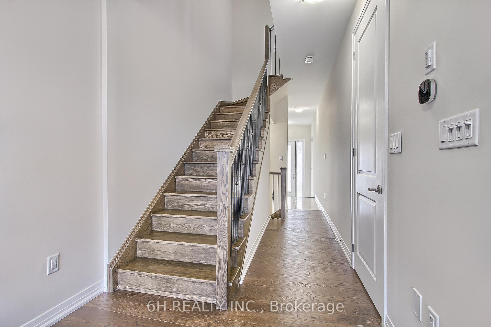 Photo 3 of 2616 Hibiscus Drive, Pickering, Rural Pickering — HOMEH