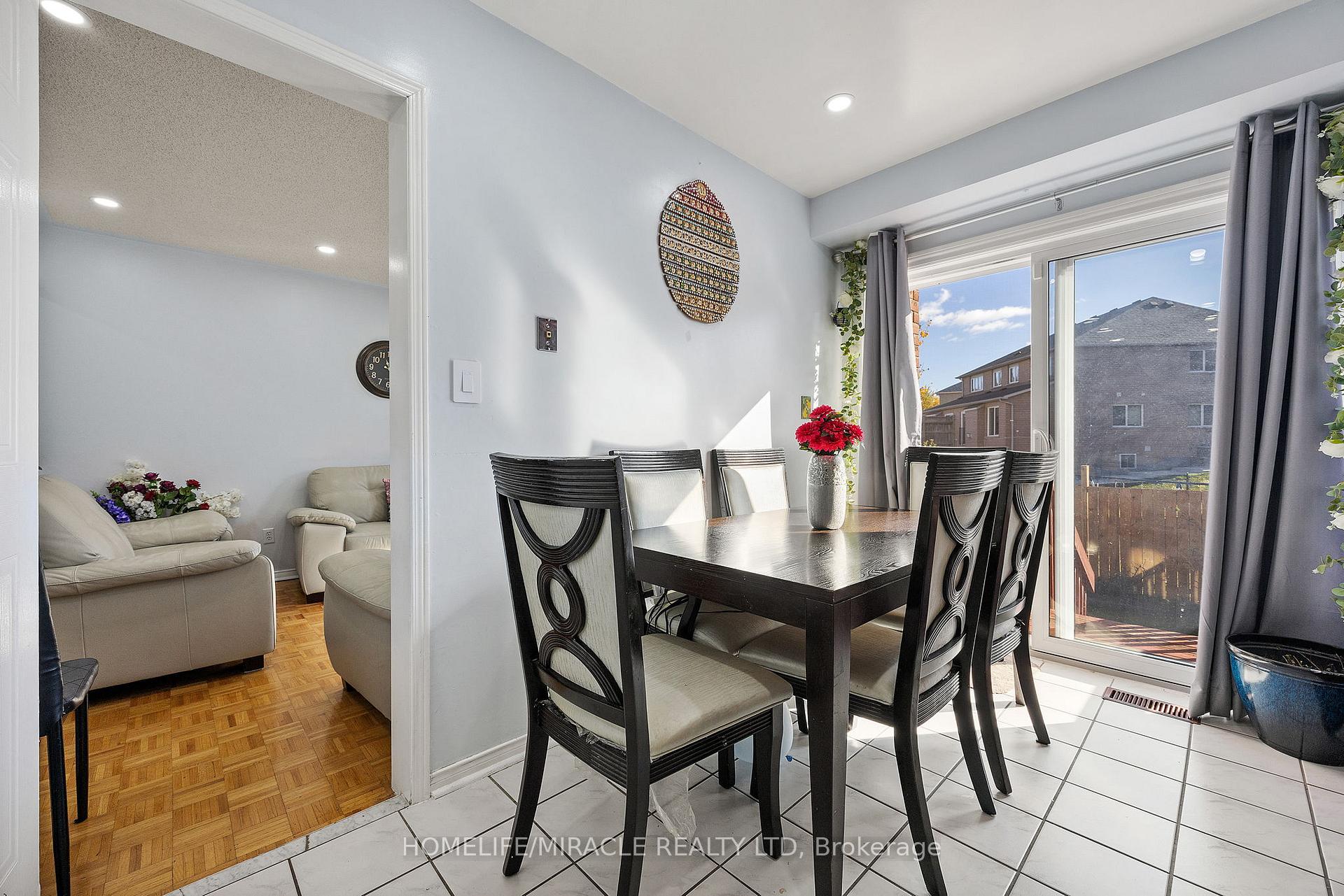 Photo 6 of 18 Amazon Court, Brampton, Sandringham-Wellington — HOMEH