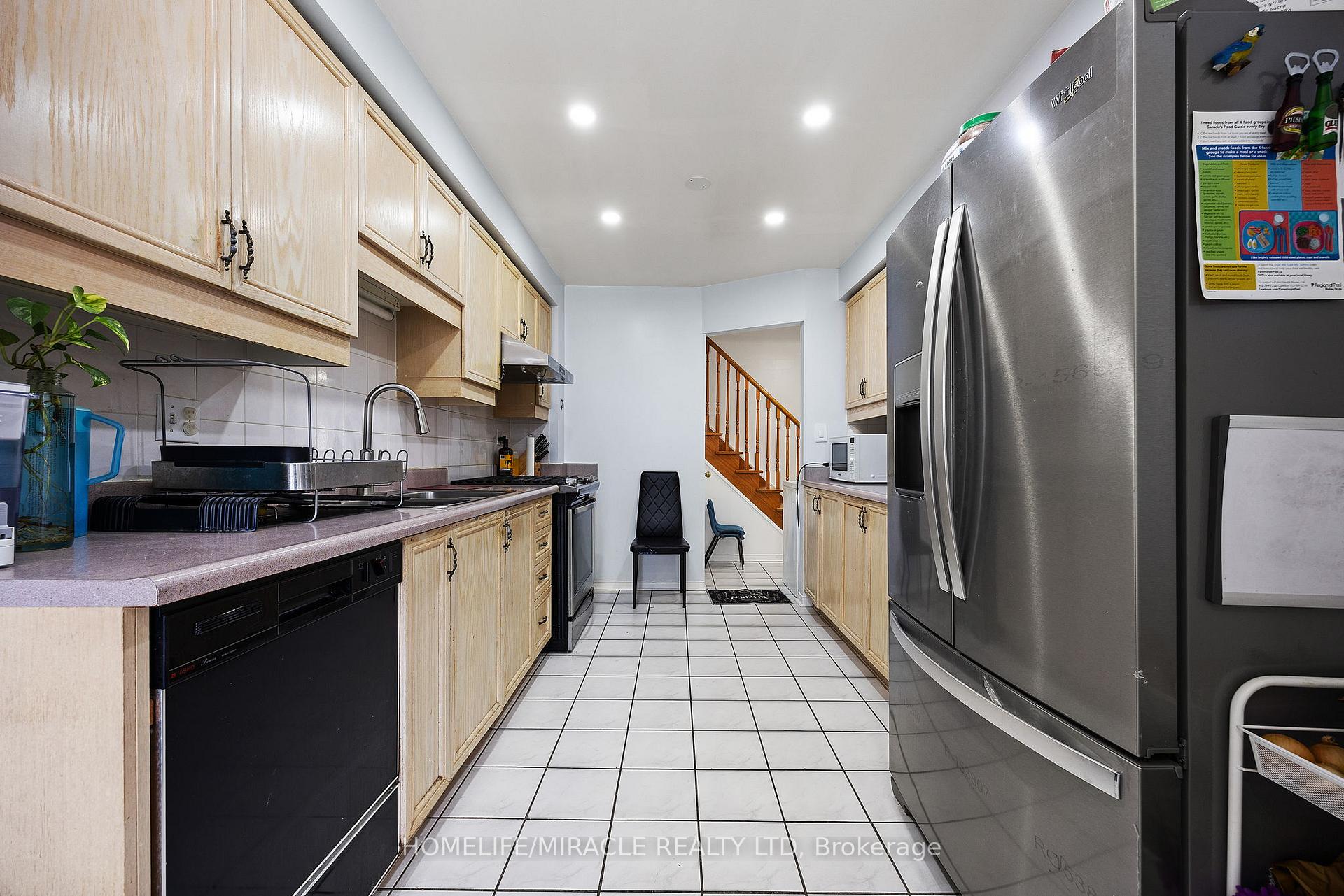 Photo 14 of 18 Amazon Court, Brampton, Sandringham-Wellington — HOMEH