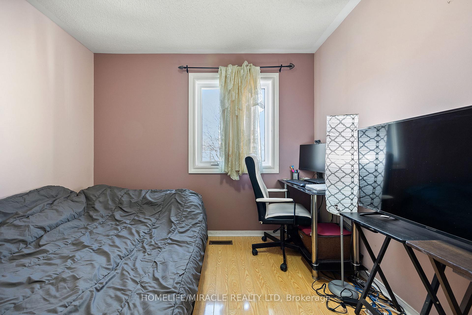 Photo 19 of 18 Amazon Court, Brampton, Sandringham-Wellington — HOMEH