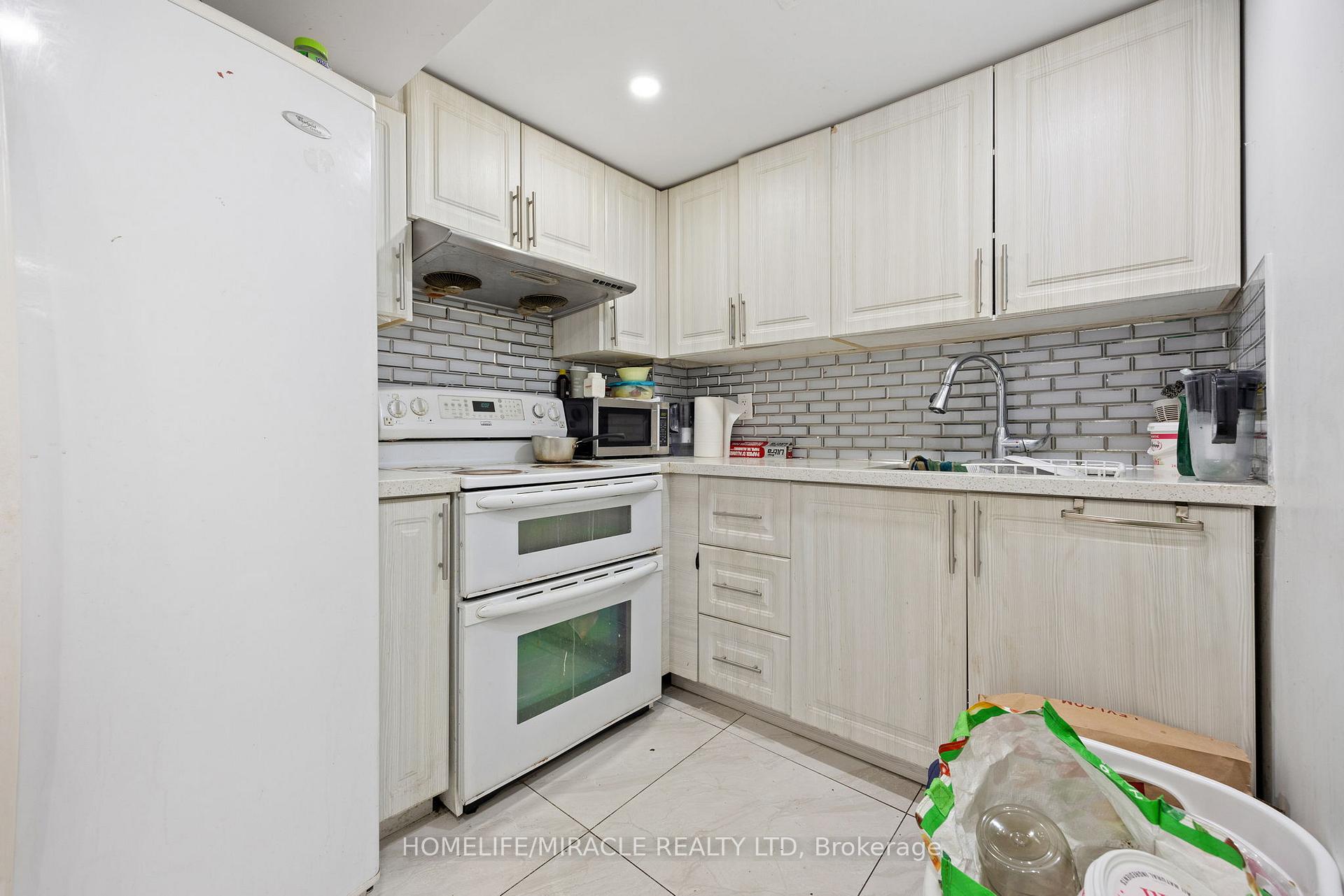 Photo 30 of 18 Amazon Court, Brampton, Sandringham-Wellington — HOMEH