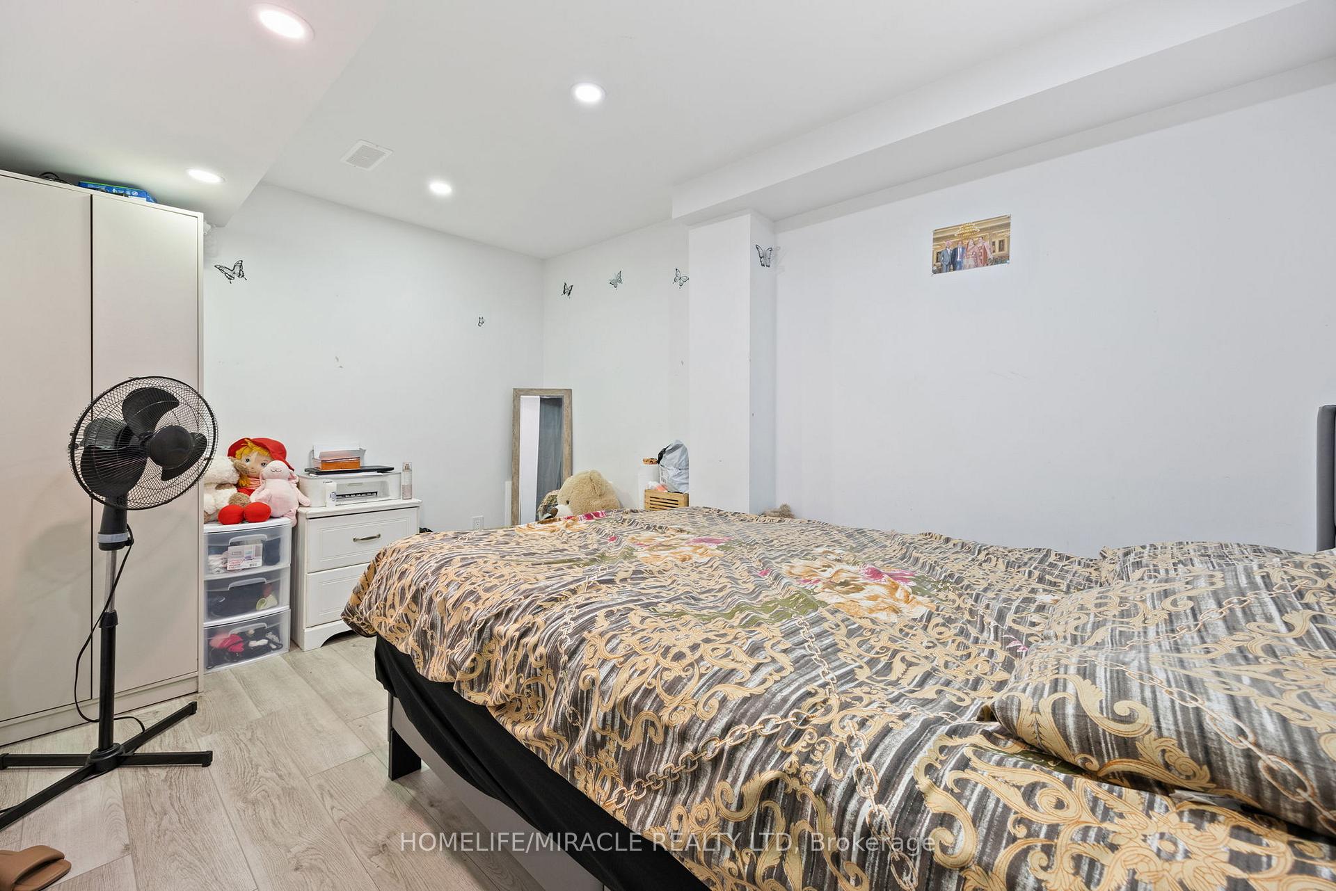 Photo 31 of 18 Amazon Court, Brampton, Sandringham-Wellington — HOMEH