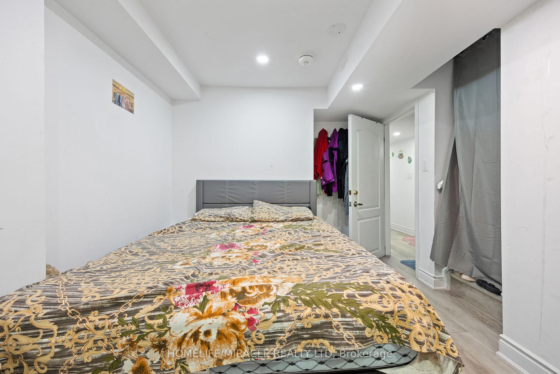 Photo 32 of 18 Amazon Court, Brampton, Sandringham-Wellington — HOMEH