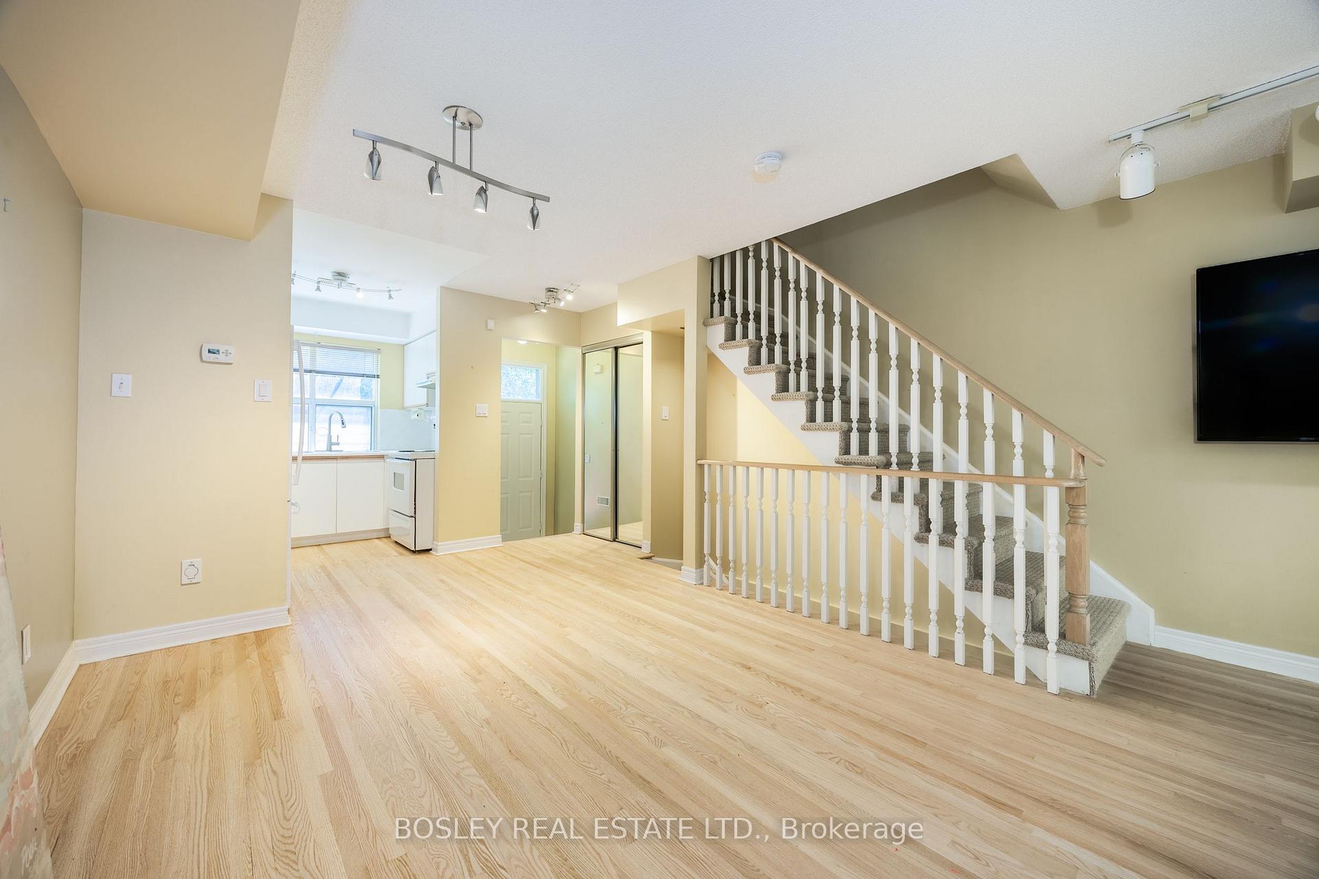 Photo 15 of 186 Milan Street, Toronto, Moss Park — HOMEH