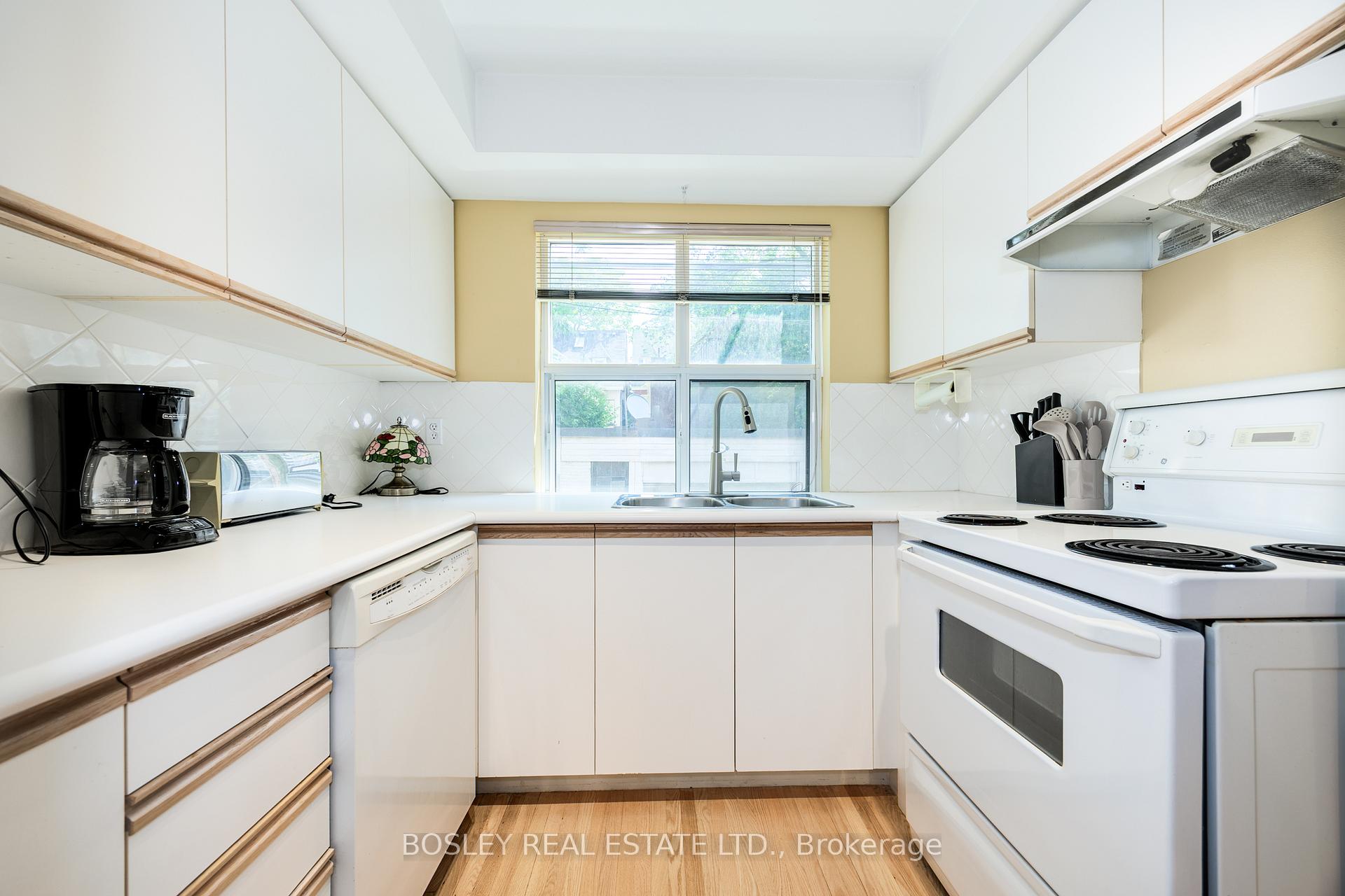 Photo 5 of 186 Milan Street, Toronto, Moss Park — HOMEH