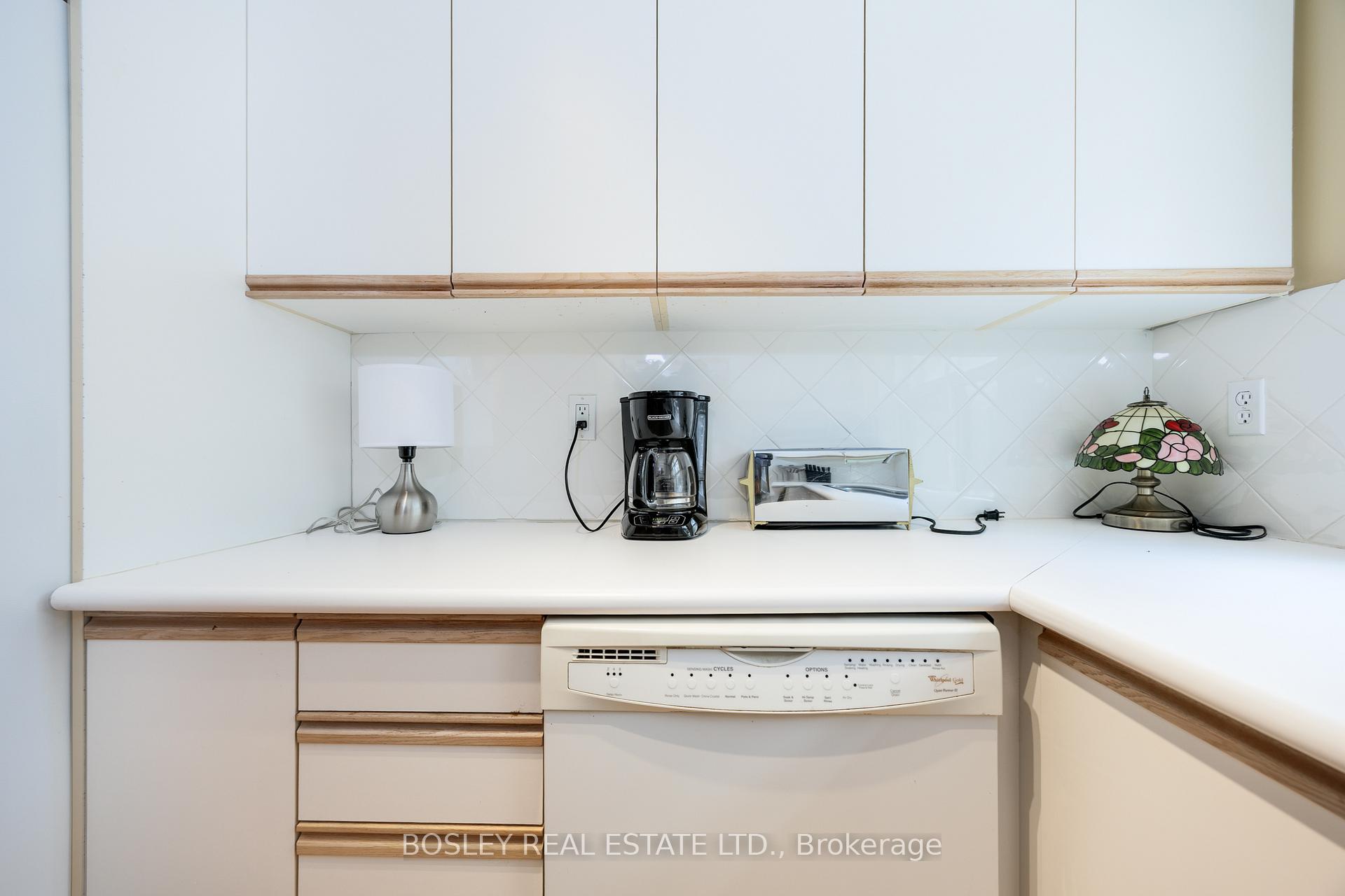 Photo 4 of 186 Milan Street, Toronto, Moss Park — HOMEH