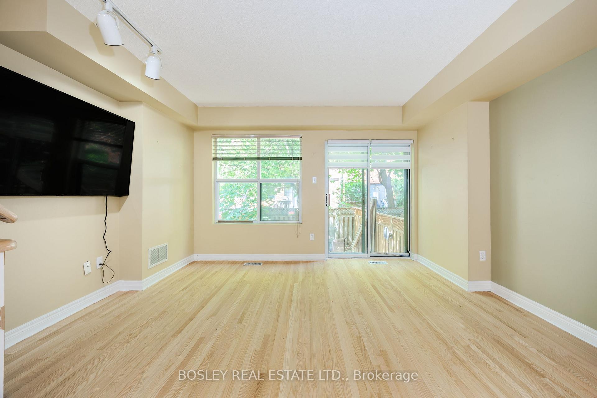 Photo 8 of 186 Milan Street, Toronto, Moss Park — HOMEH