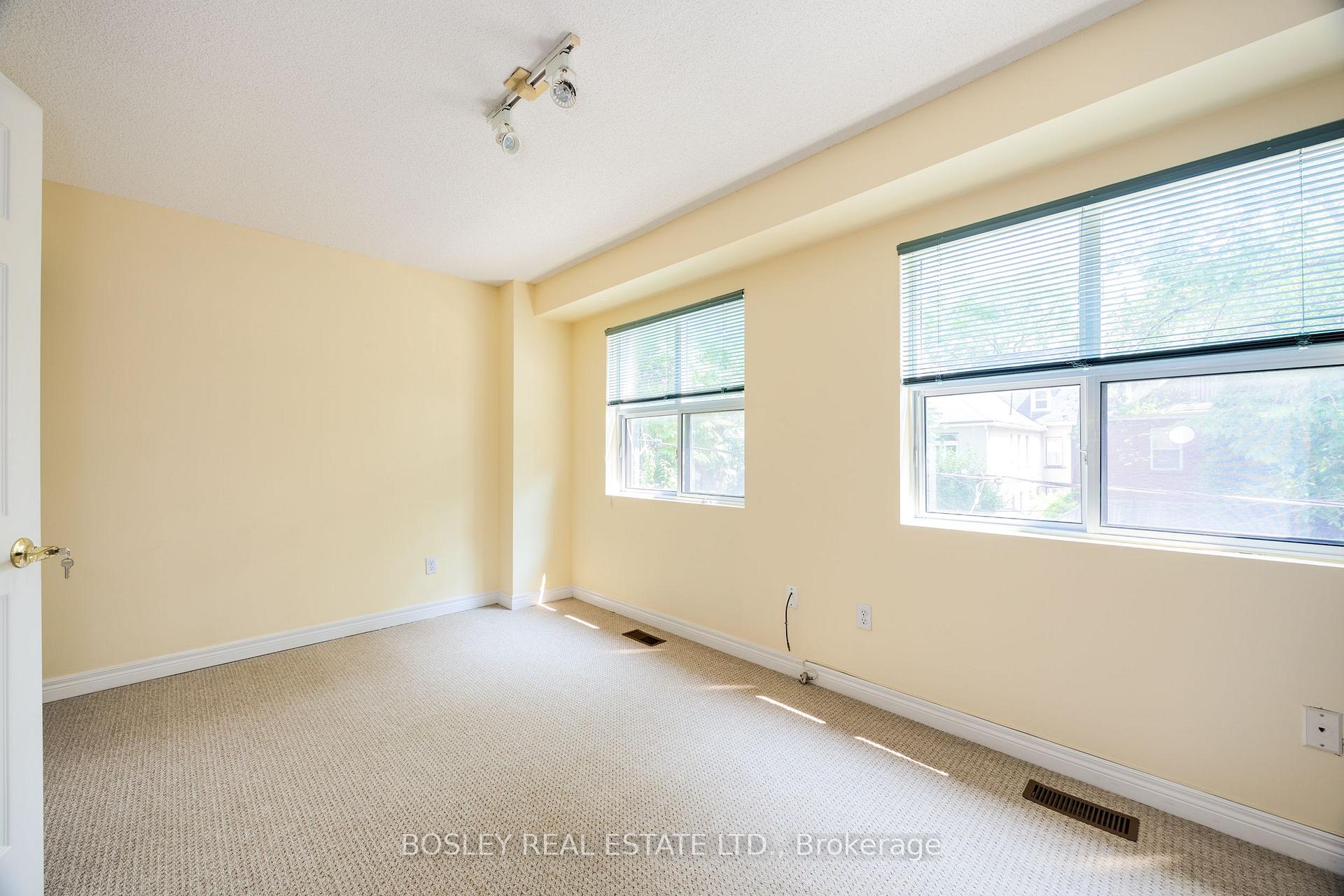 Photo 11 of 186 Milan Street, Toronto, Moss Park — HOMEH