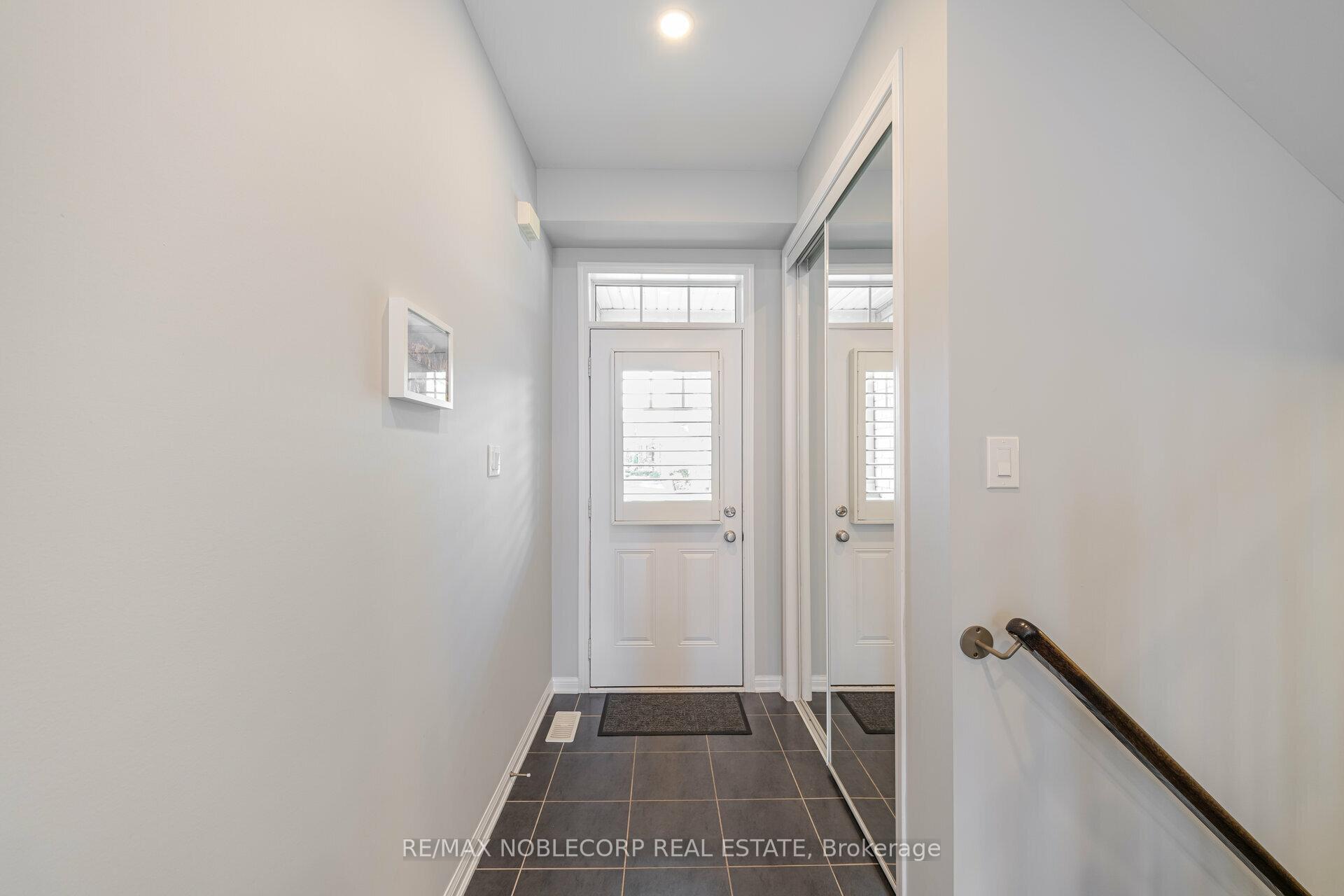 Photo 2 of 7 Giltspur Road, Brampton, Northwest Brampton — HOMEH