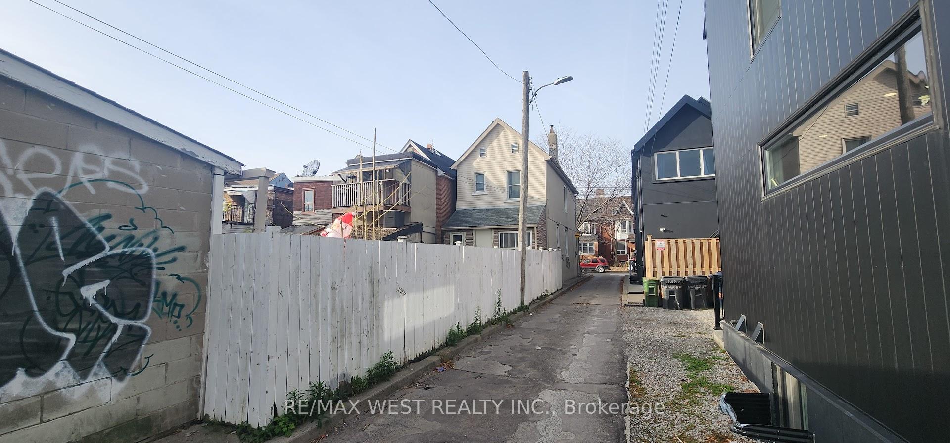 Photo 4 of 521 Lansdowne Avenue, Toronto, Dufferin Grove — HOMEH
