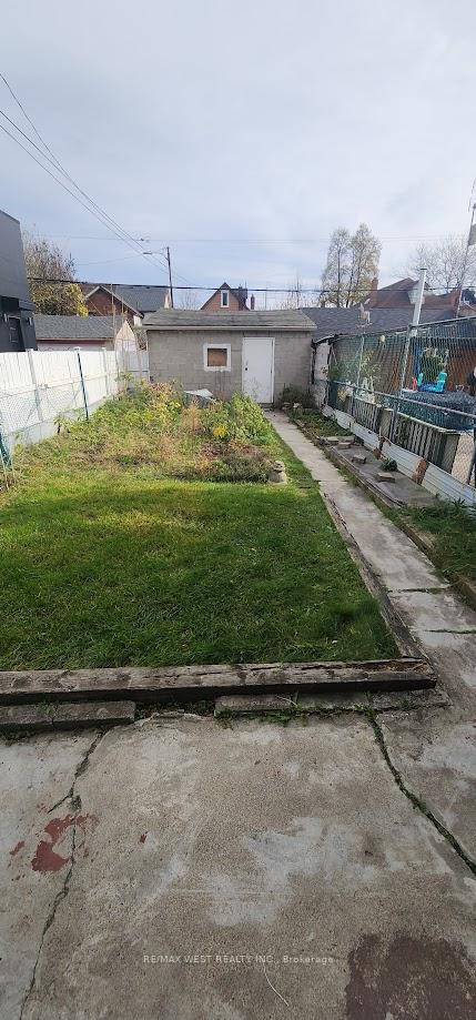 Photo 3 of 521 Lansdowne Avenue, Toronto, Dufferin Grove — HOMEH