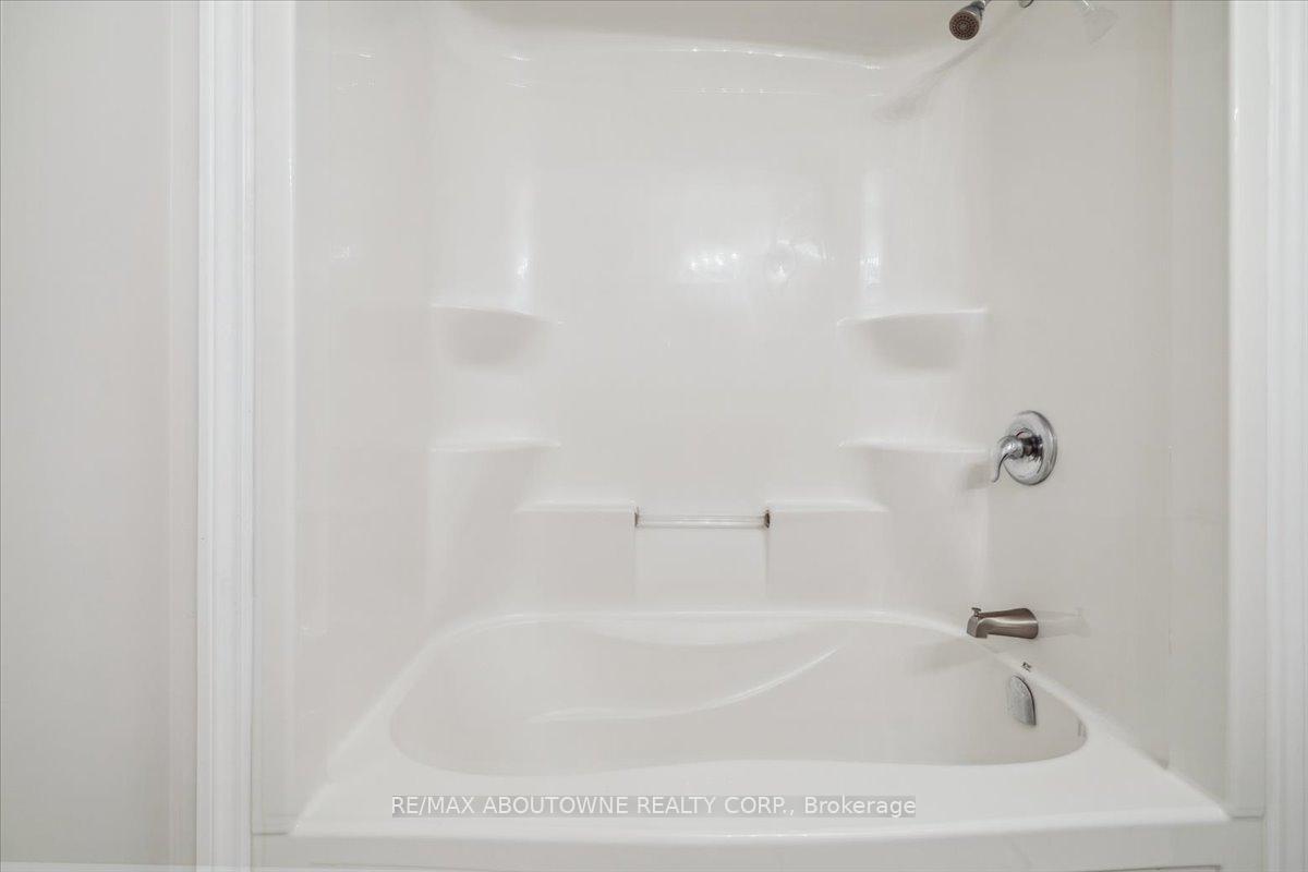 Photo 26 of 7 Callon Drive, Hamilton, Ancaster — HOMEH