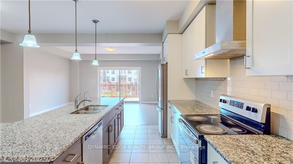 Photo 10 of 929 Robert Ferrie Drive, Kitchener — HOMEH