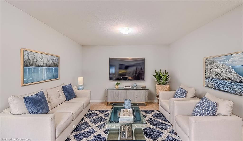 Photo 12 of 929 Robert Ferrie Drive, Kitchener — HOMEH