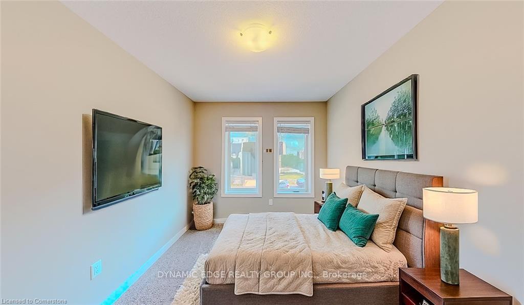 Photo 23 of 929 Robert Ferrie Drive, Kitchener — HOMEH