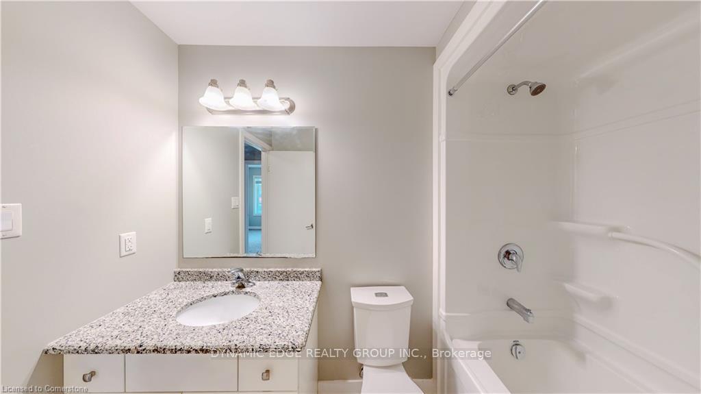 Photo 22 of 929 Robert Ferrie Drive, Kitchener — HOMEH