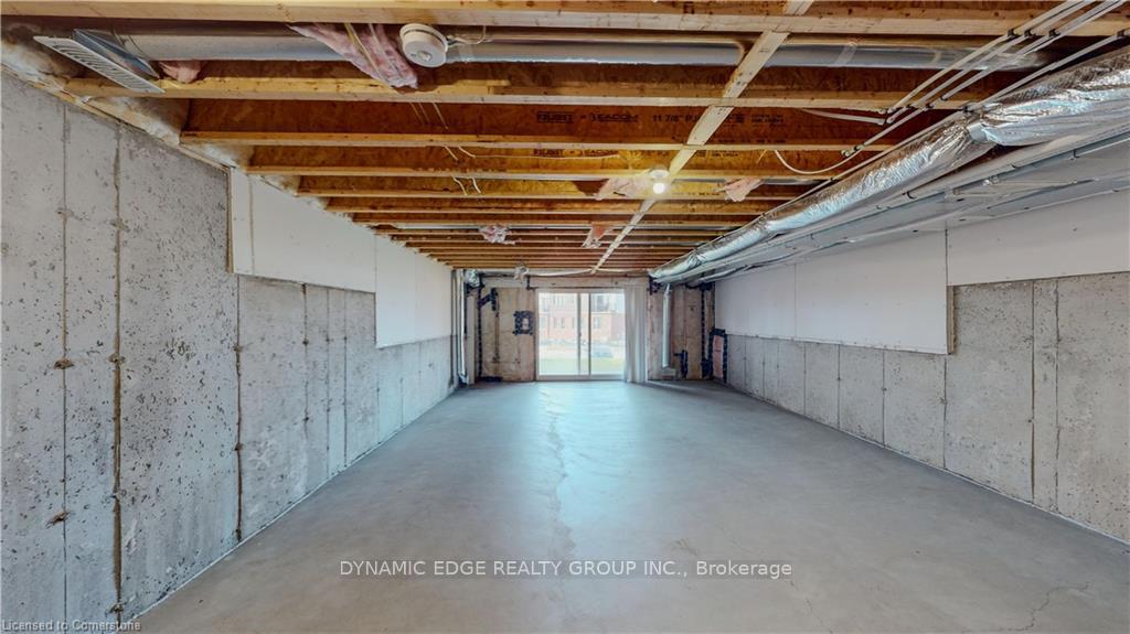 Photo 26 of 929 Robert Ferrie Drive, Kitchener — HOMEH