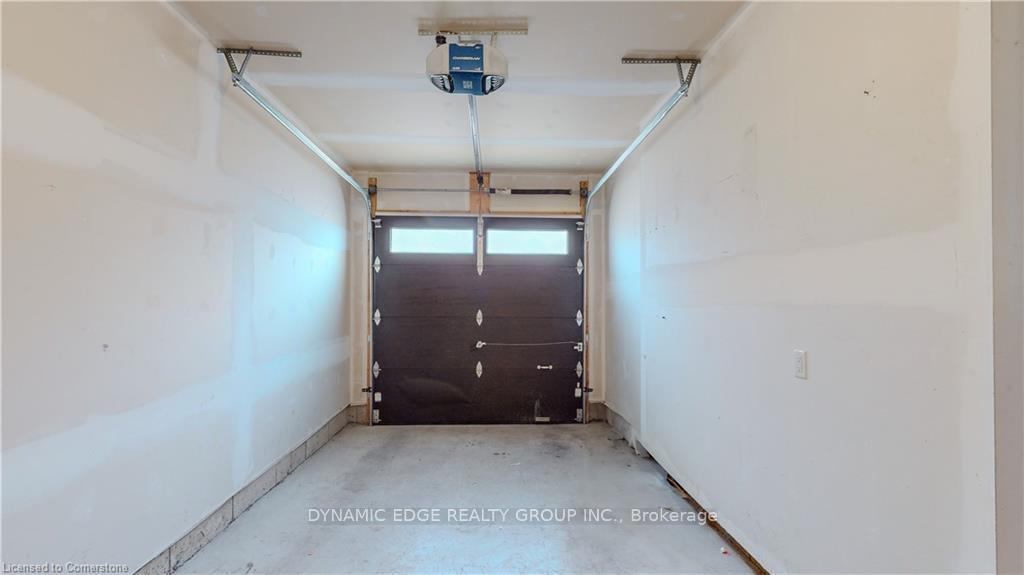 Photo 25 of 929 Robert Ferrie Drive, Kitchener — HOMEH