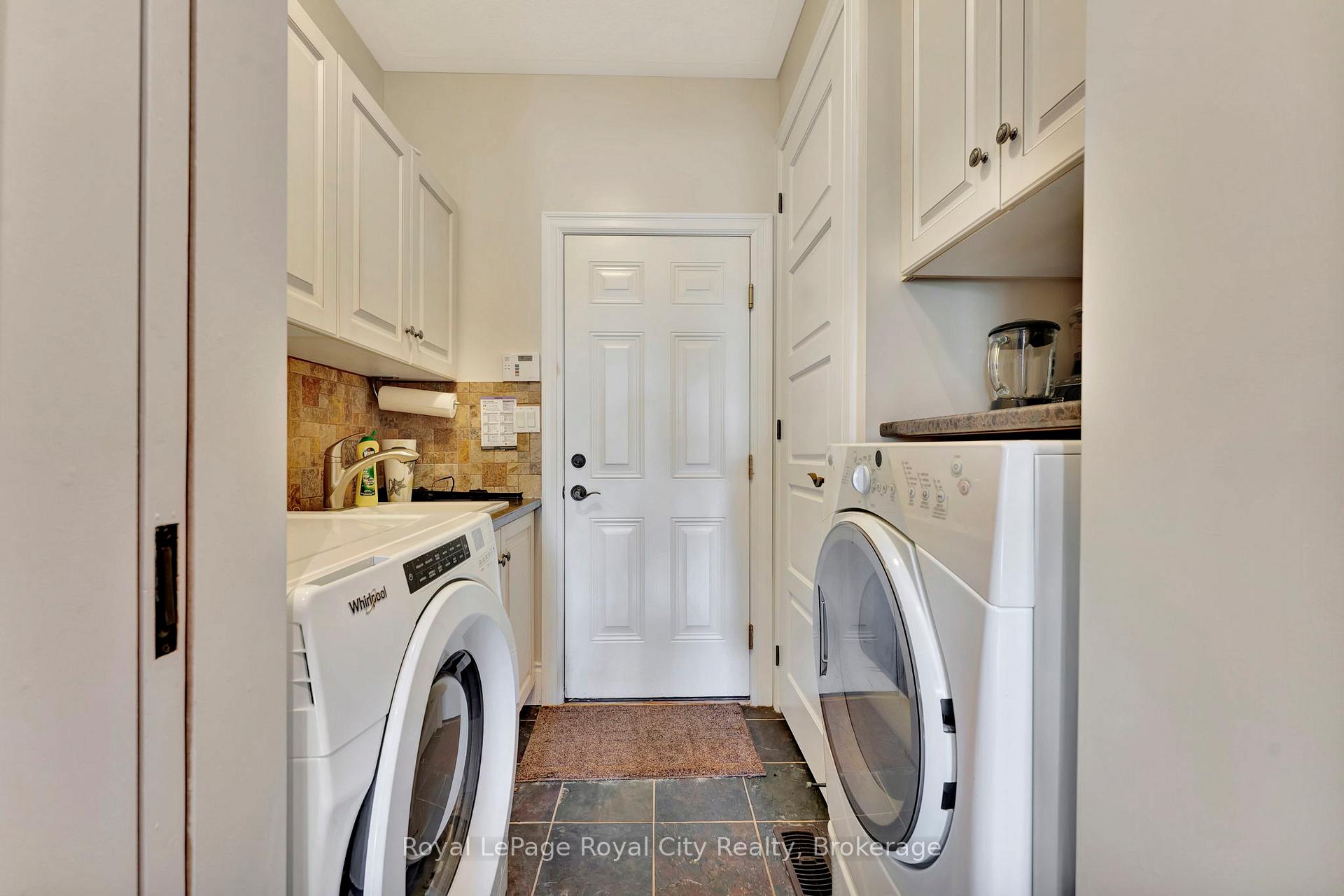 Photo 10 of 74 Aberfoyle Mill Crescent, Puslinch, Aberfoyle — HOMEH