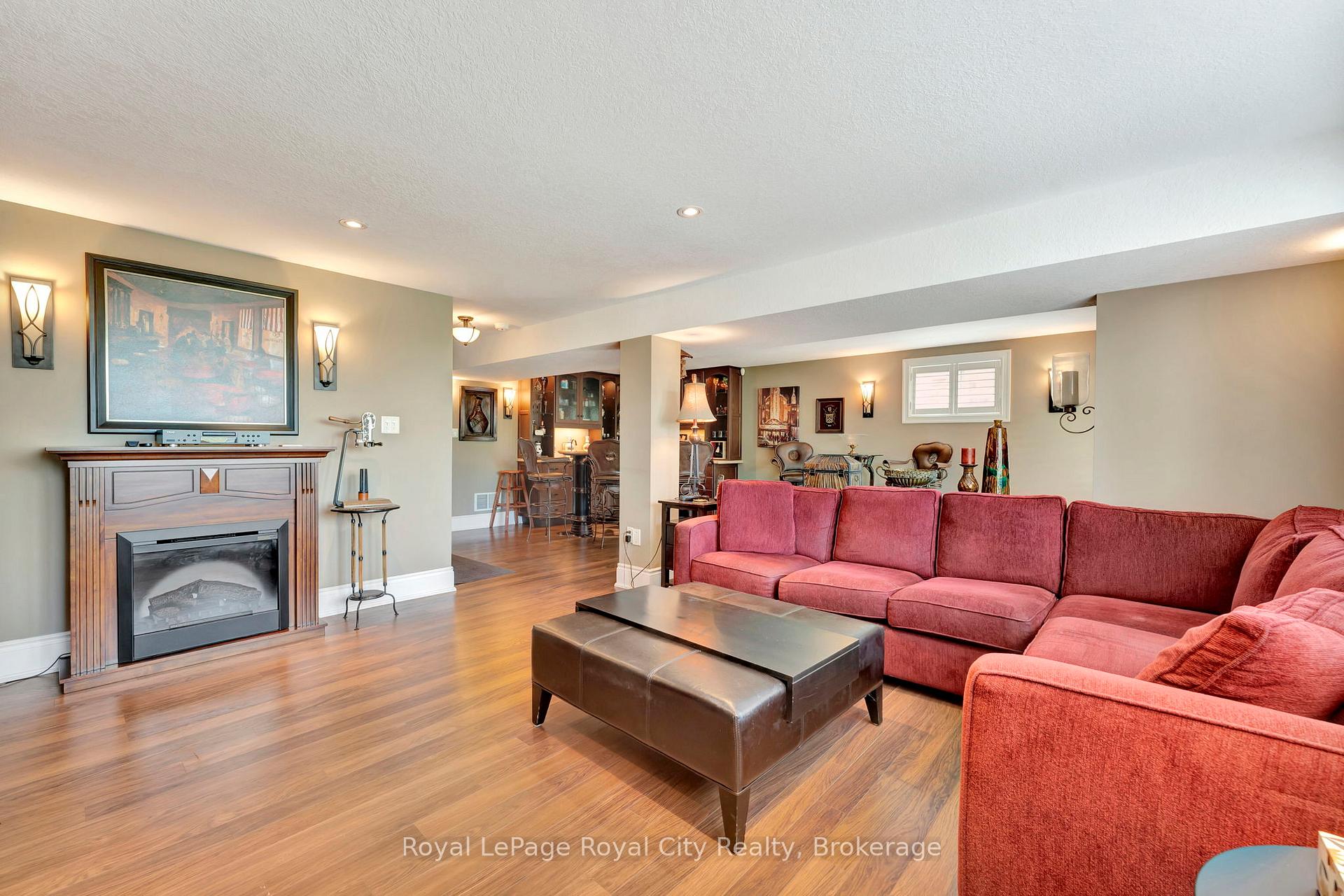 Photo 27 of 74 Aberfoyle Mill Crescent, Puslinch, Aberfoyle — HOMEH