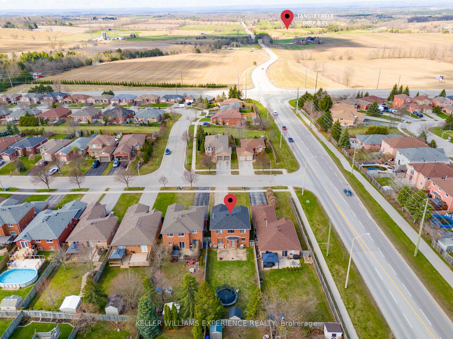 Photo 4 of 3 Logan Court, Barrie, Holly — HOMEH