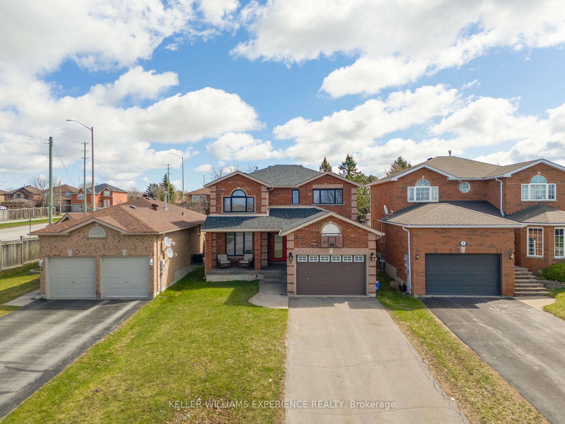 Photo 7 of 3 Logan Court, Barrie, Holly — HOMEH