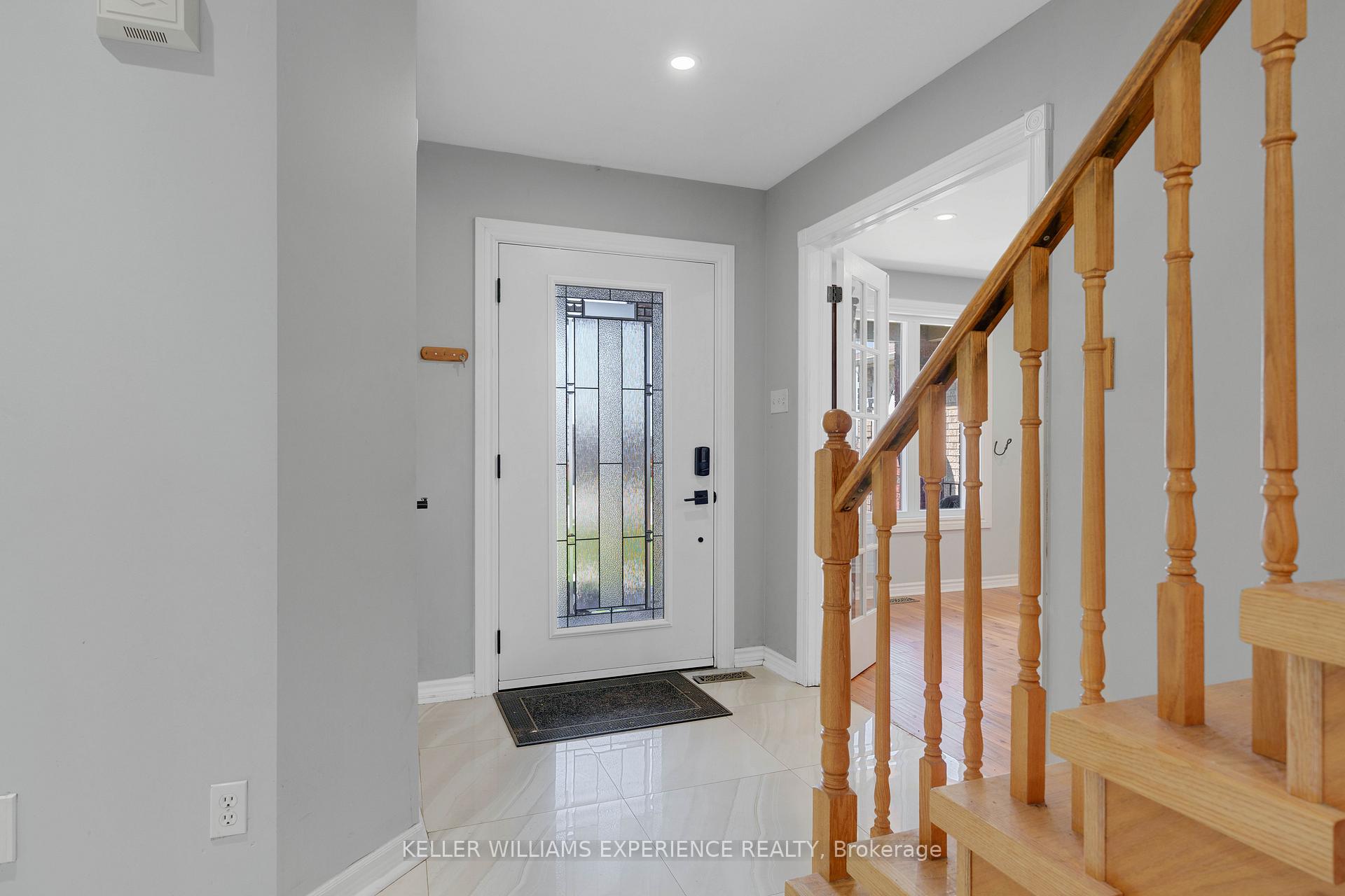 Photo 3 of 3 Logan Court, Barrie, Holly — HOMEH
